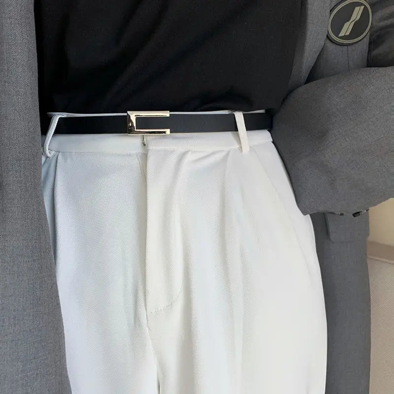 1 unidade de terno com cintura fina para decoração versátil feminina. Um cinto preto elegante com um vestido, suéter, cintura acima