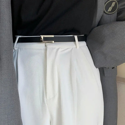 1 unidade de terno com cintura fina para decoração versátil feminina. Um cinto preto elegante com um vestido, suéter, cintura acima