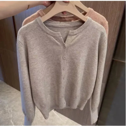 Elegant Women's Cashmere Knit Sweater - Cozy & Chic